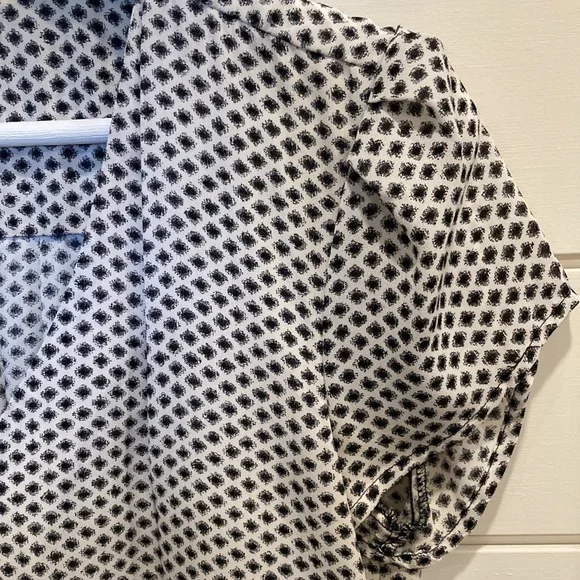 Patterned Blouse - Picture 5 of 8